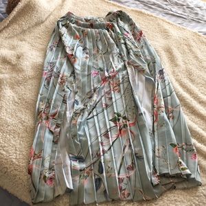 Bebe Pleated Maxi Skirt